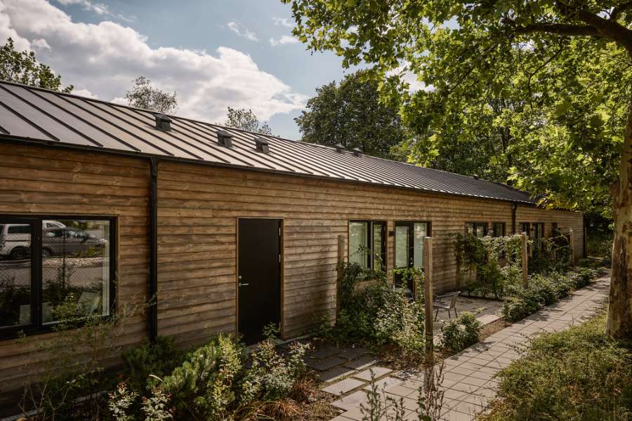 Wohnangebot mit besonderem Fokus auf Nachhaltigkeit mit Stahldächern, Kirke Værløsevej 52, 3500 Værløse, Dänemark